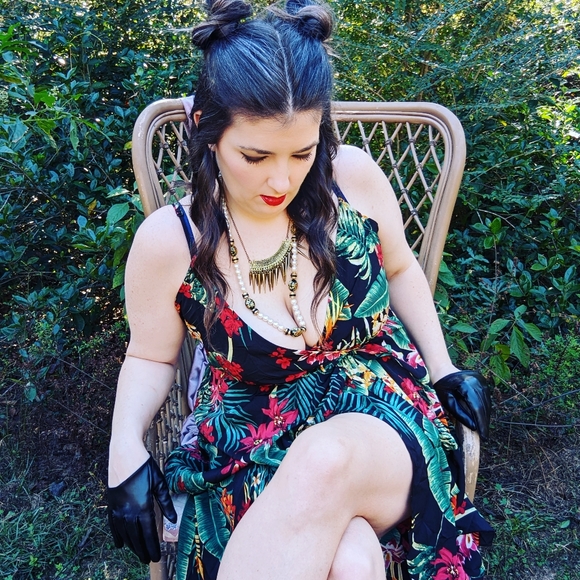 I'm Ashley, your seller! - Picture 9 of 11